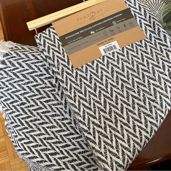 Dark Grey and White Cotton Chevron Throw - Picture 9 of 9
